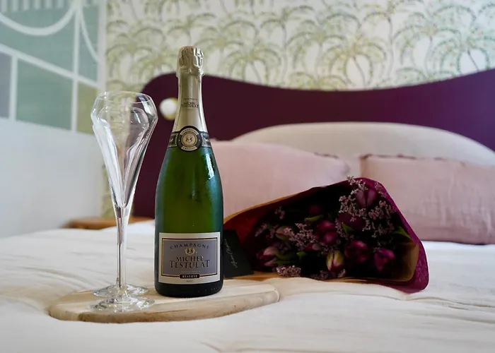 Le Cocon Proche Puy Dufou Liefdeshotel *